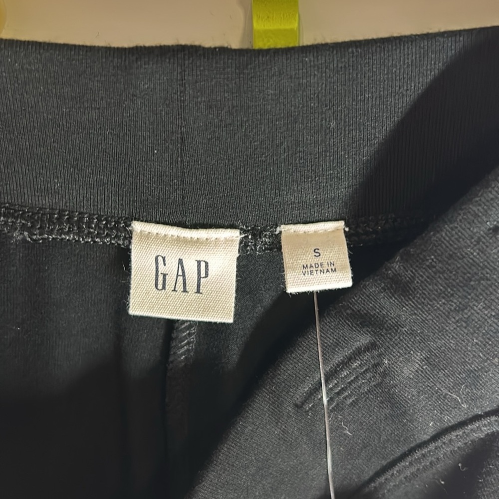 NWT black Gap basic leggings size small - Picture 3 of 3